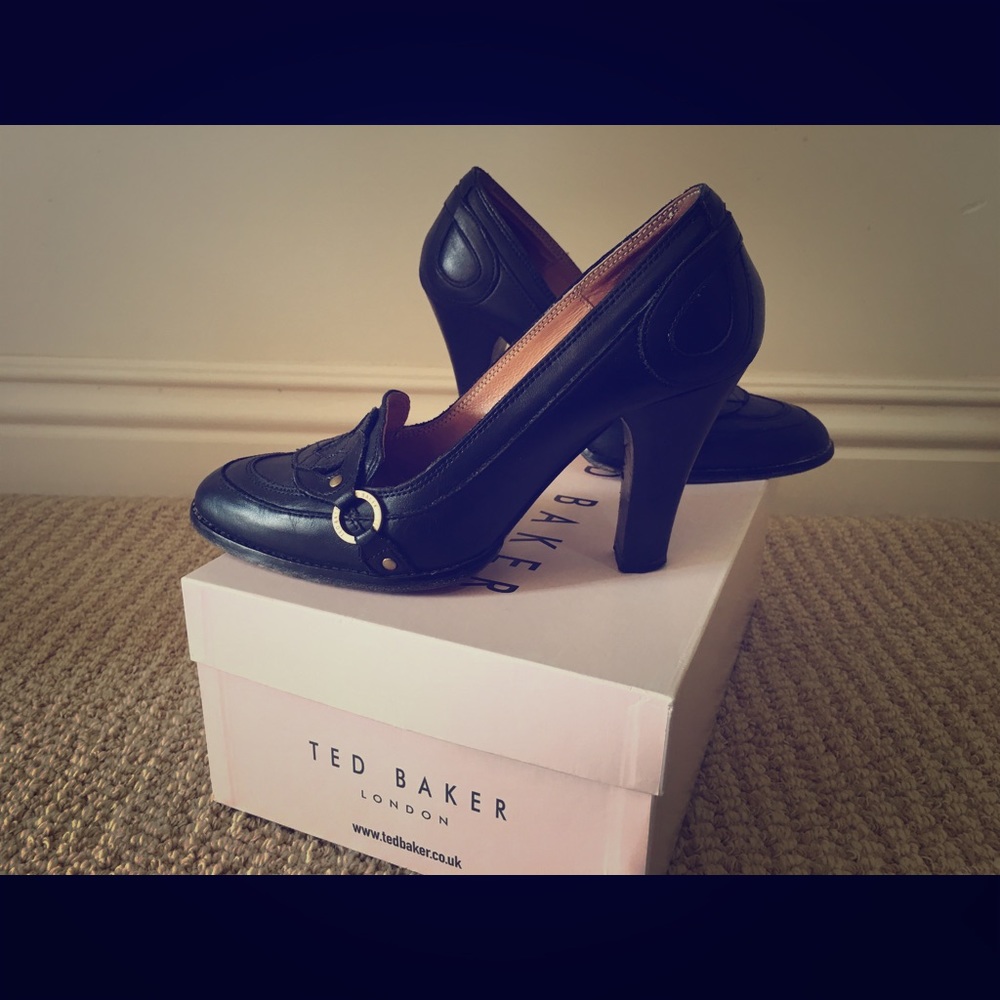 Ted Baker black leather pumps size 6